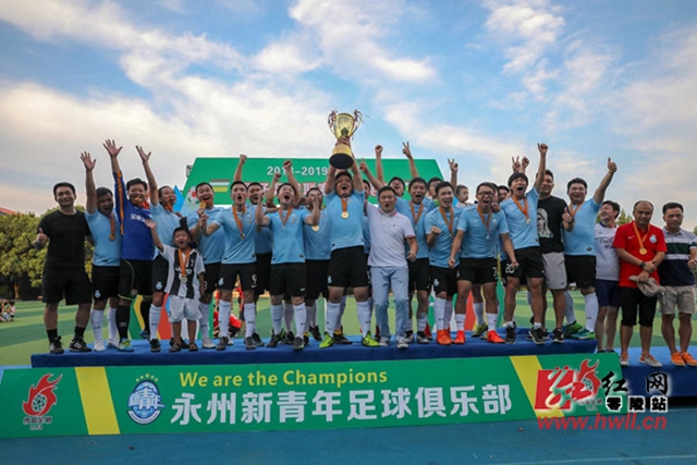 唐斯斩获27分20板助尼克斯首胜，终结活塞连胜纪录